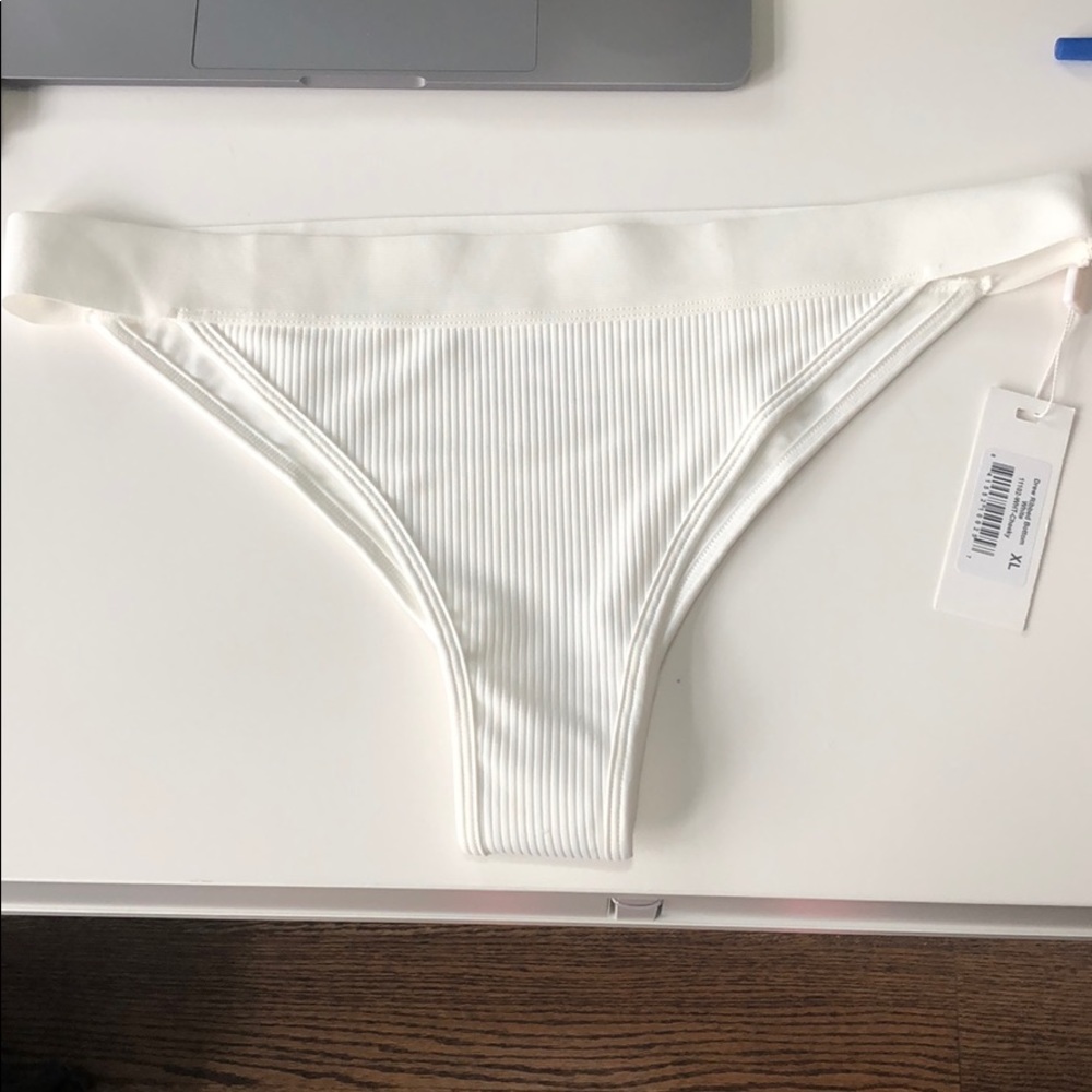 Frankie’s White Ribbed Bottoms!!!🌟🌟